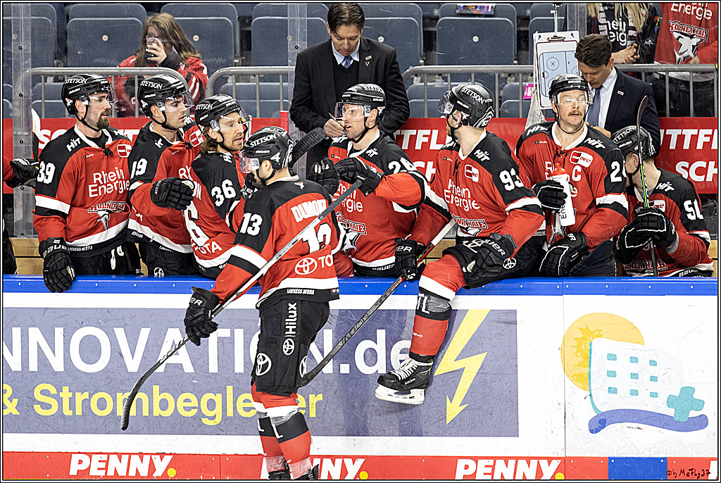 PENNY DEL;  Koelner Haie - Iserlohn Roosters; Koeln, 01.03.2022